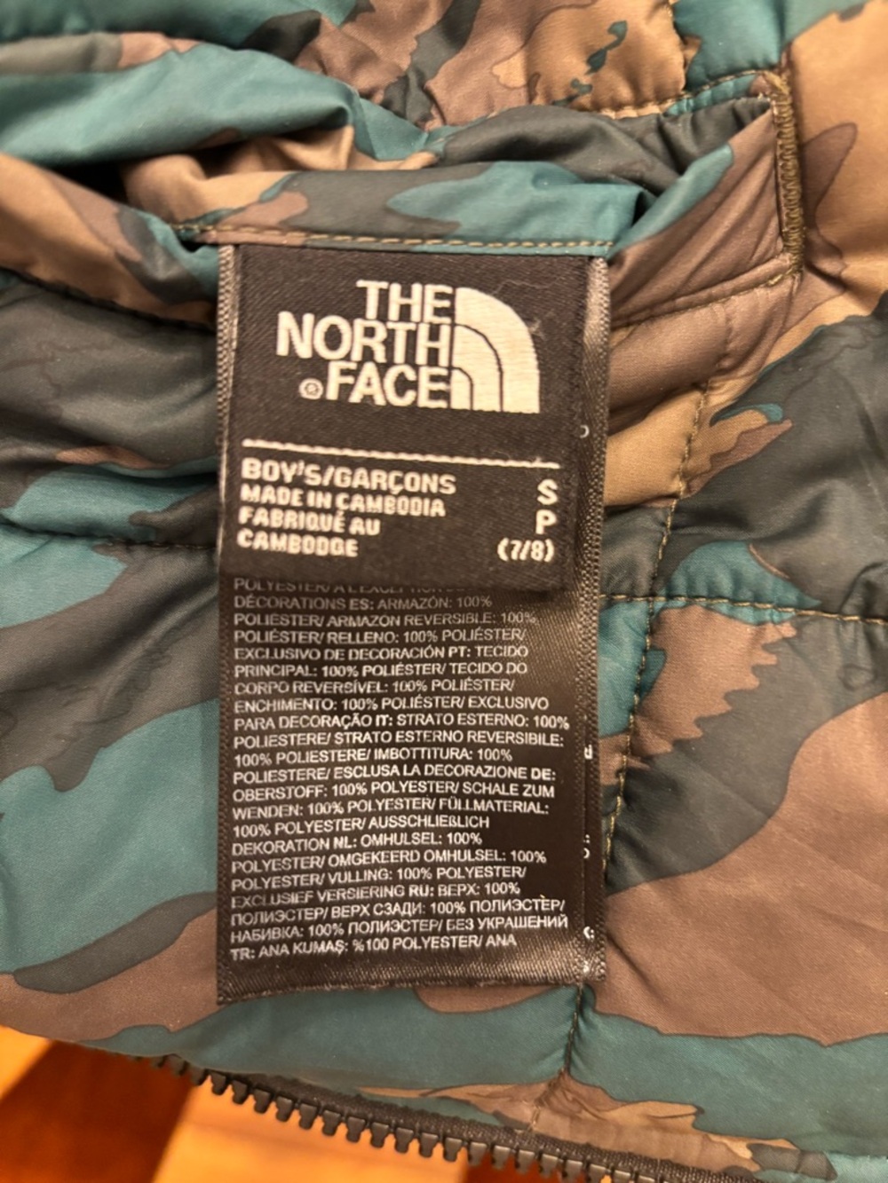 North Face Reversible Perrito Jacket - Boys' in Evergreen Camo - Picture 10 of 11